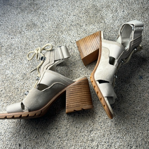 Sorel Shoes - Sorel Nadia block heel sandal size 7.5